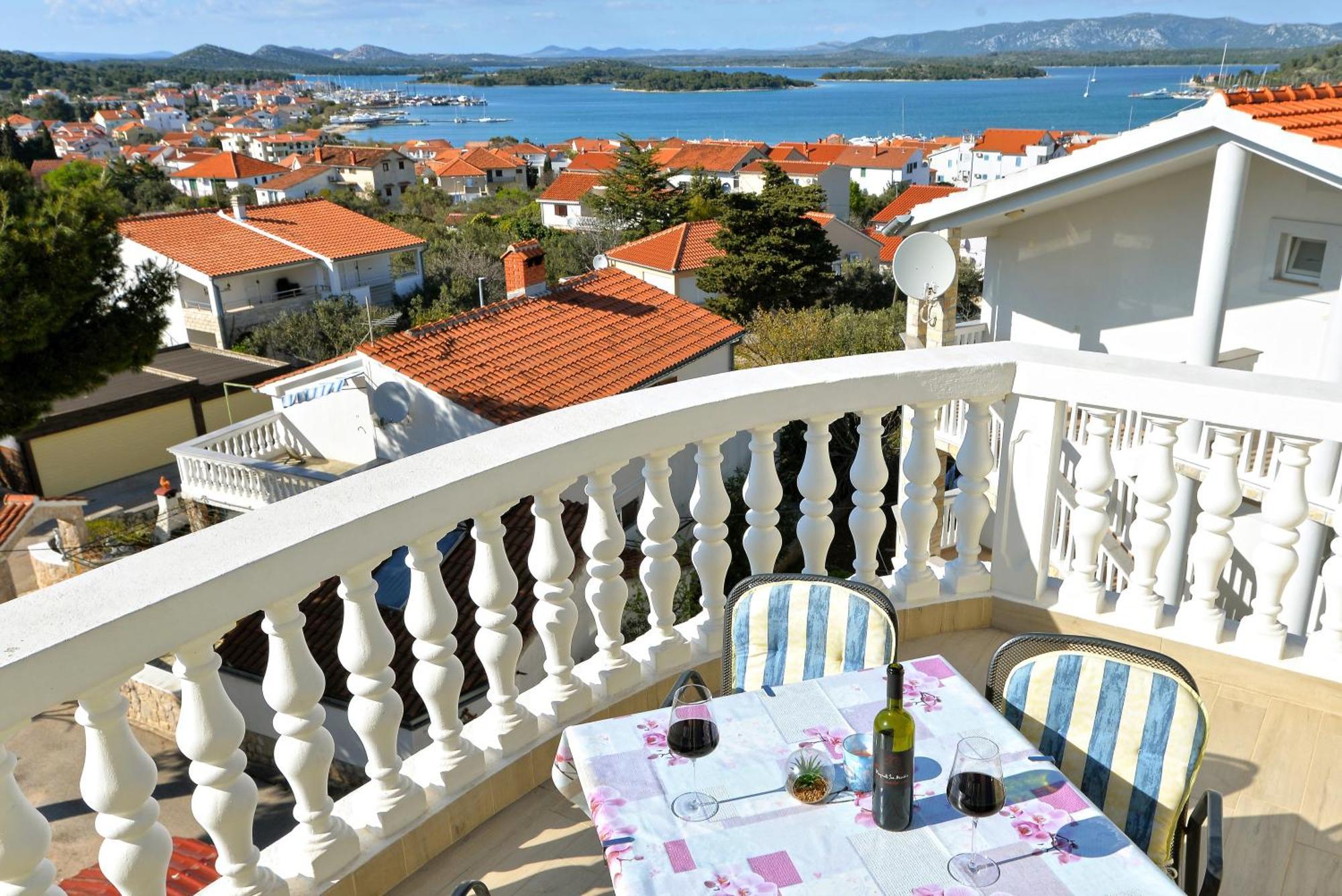 Apartments Goranka Murter Luaran gambar