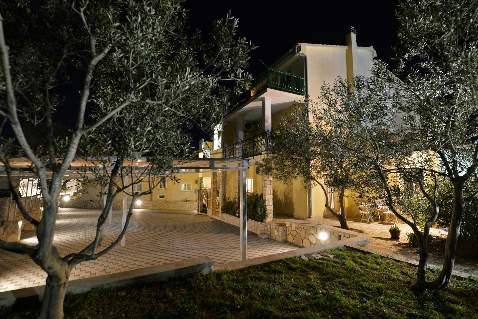 Apartments Goranka Murter Luaran gambar